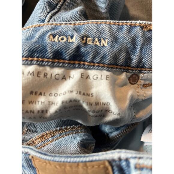American Eagle Light Medium Wash Mom Jean Size 2 *SHORT* Modal/Recycled/Cotton - Picture 10 of 10